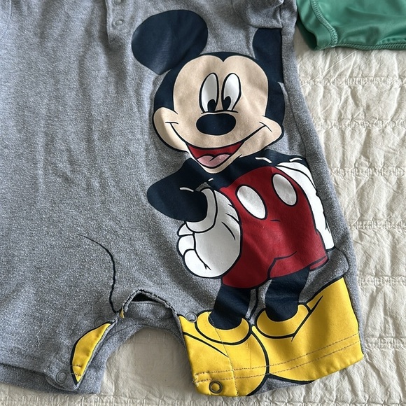 2T Disney, onesie gray, Mickey Mouse, UV skins rash guard green - Picture 3 of 6